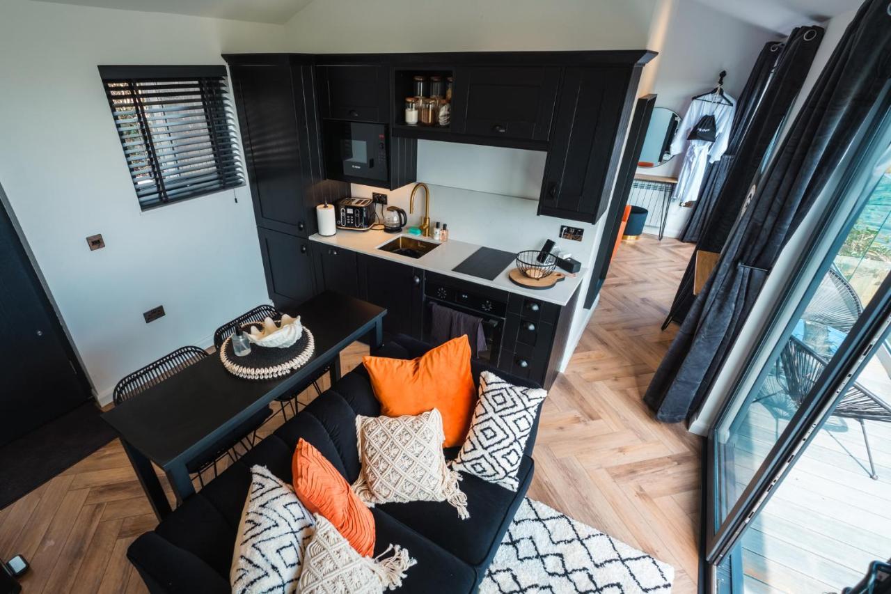 Priory Bay Escapes - Visum Appartement United Kingdom Buitenkant foto